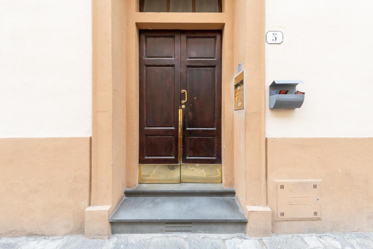 Guesthost - Fortezza Cozy And Quiet Flat ฟลอเรนซ์ ภายนอก รูปภาพ